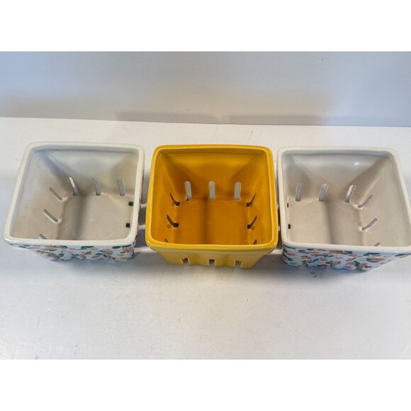 BIEN BEAU Ceramic Berry Basket Farmhouse Fruit Baskets Stoneware Harvest - Picture 3 of 10